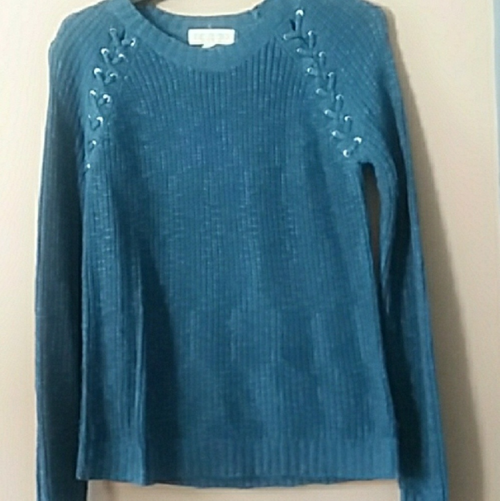 ADORABLE CORN BLUE ACRYLIC SWEATER🌹